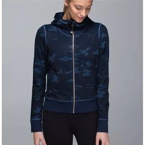 Lululemon Namaskar Hoodie‎ Camo Oil Slick Blue Size 6 Luon Jacket Athleisure Gym